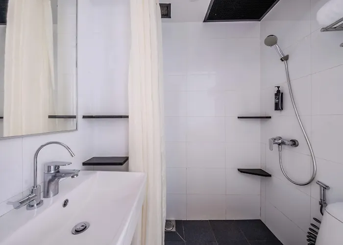 Ibis Budget Singapore Pearl